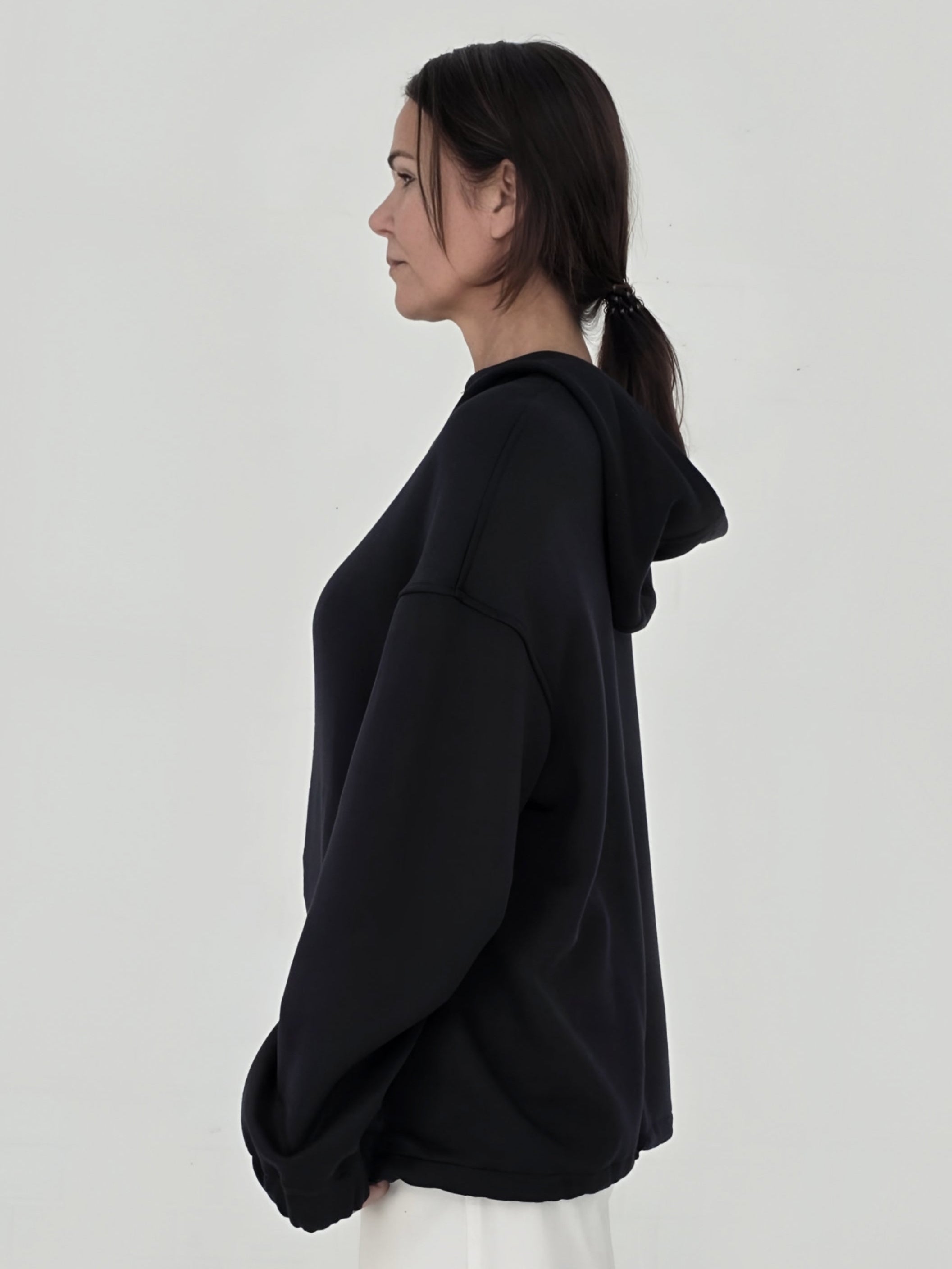 hanz hoodie. aria