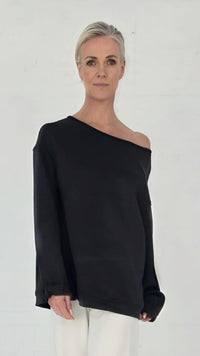 hanz oversize sweater. alexa